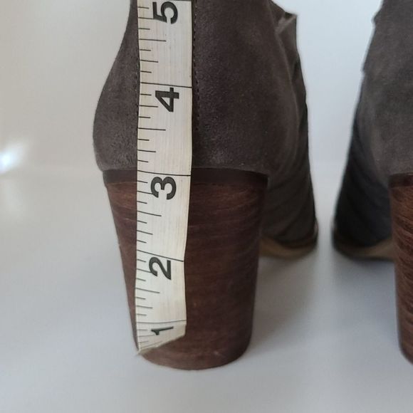 Suede strappy boot - Picture 4 of 7